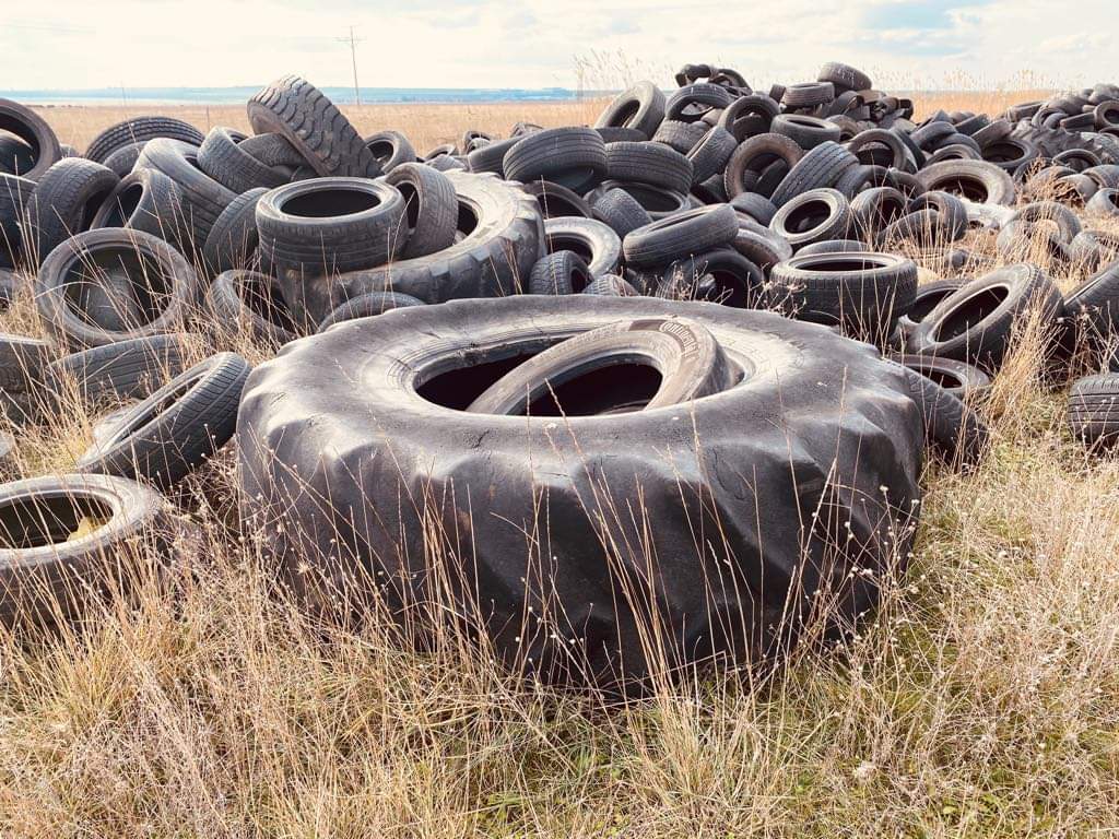 Незаконно депо за стари гуми заплашва биорезерват в Бургас