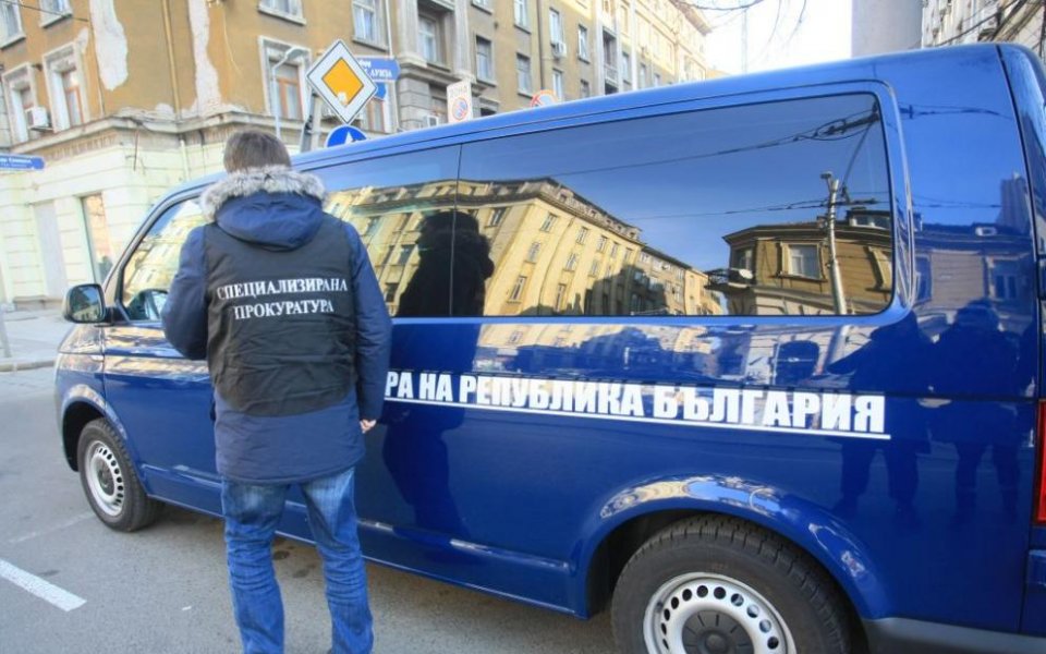Специализираната прокуратура и МВР влязоха в офисите на собственика на
