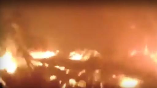  Пожарникари бягат секунди преди да стартира пъкълът 