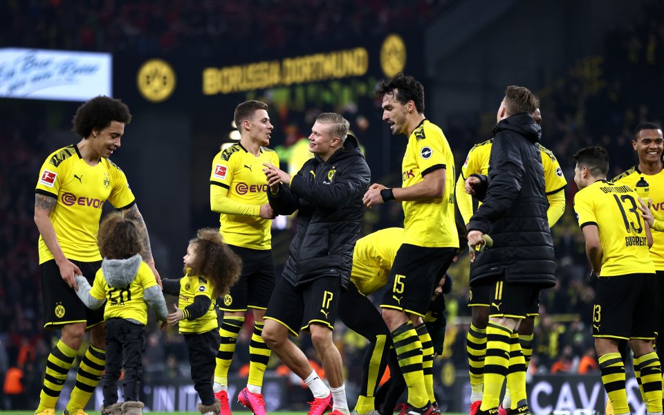 Борусия Дортмунд постигна поредна разгромна победа с 5:0 при домакинството