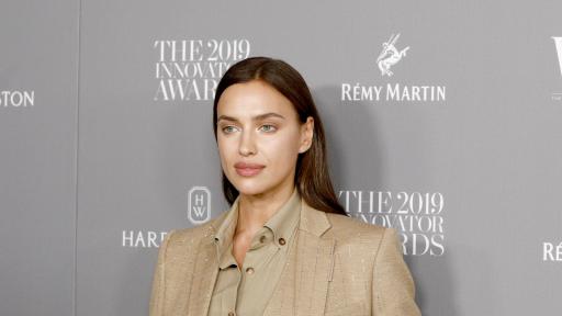  <p><strong>Ирина Шейк</strong> в скута&nbsp;на хубав италианец, снимаха я и с <strong>Брадли</strong></p> 