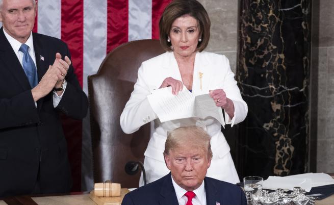  Нанси Пелоси къса речта на Доналд Тръмп 