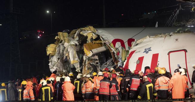 Свят Още жертви на самолетната катастрофа в Истанбул В сряда