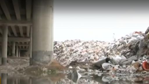  Как компания за боклуци разиграва цялата страна 