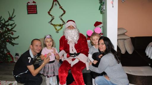  Георги като дядо Коледа 