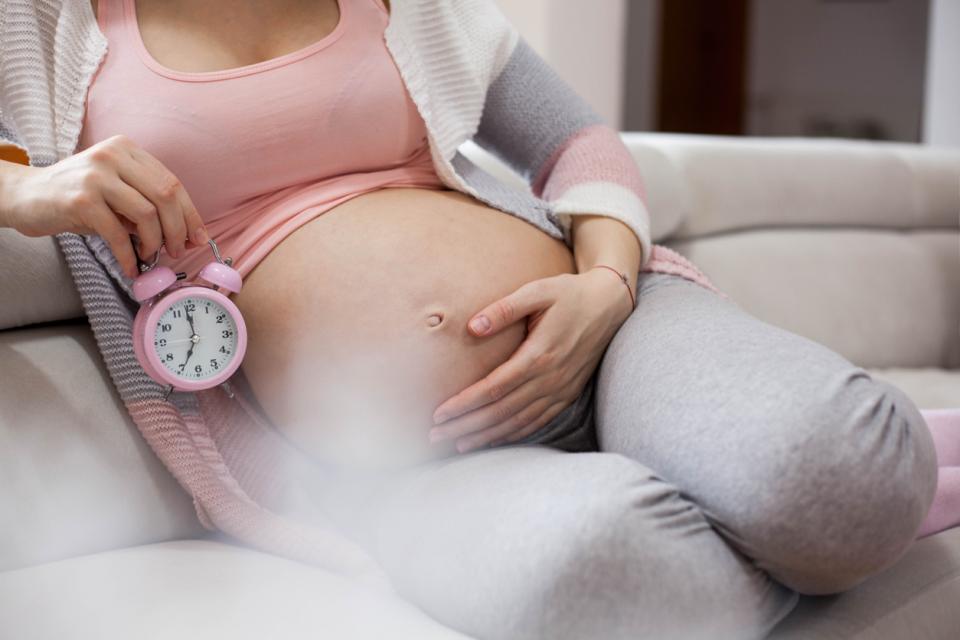 бременност бременна жена часовник