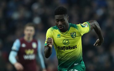 Халф удължи договора си с Норич Сити