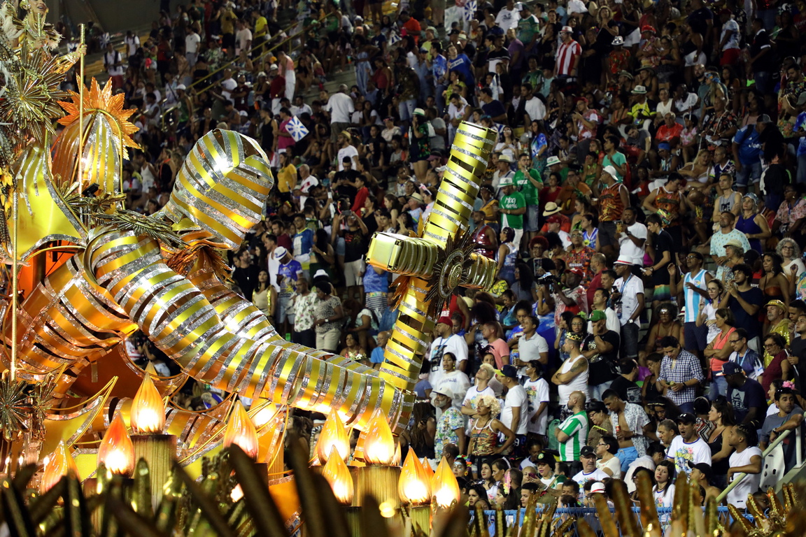 Карнавал Рио де Жанейро 2021 дракон