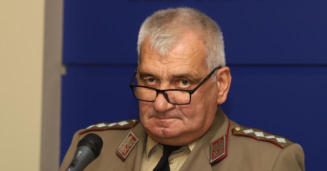 България Почина началникът на отбраната ген Андрей Боцев Той си