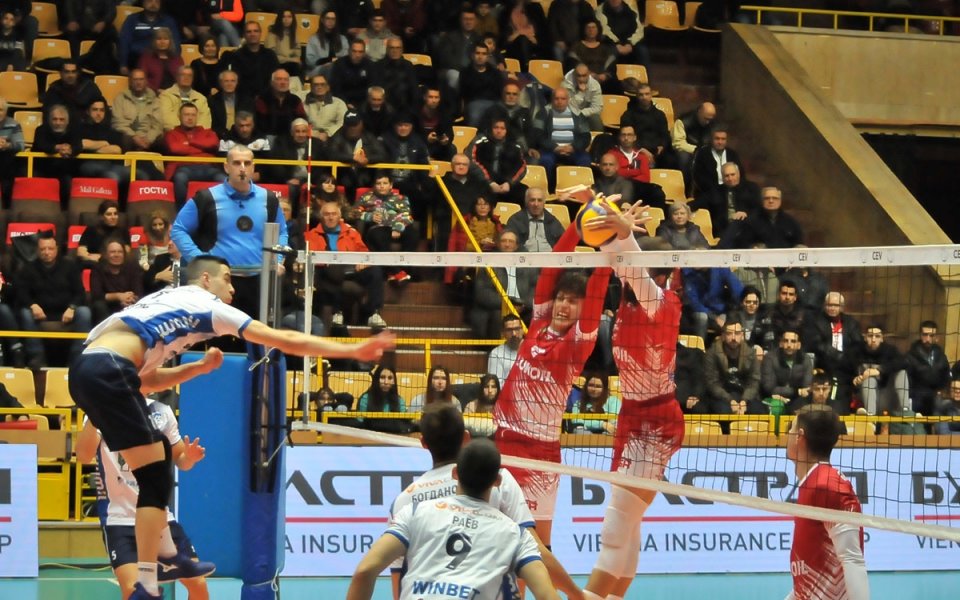Десет клуба от елита на българския волейбол се обявиха за