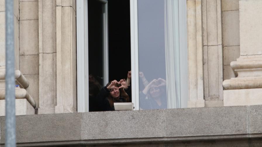  Край на барикадата – медицинските сестри напуснаха Народно събрание 