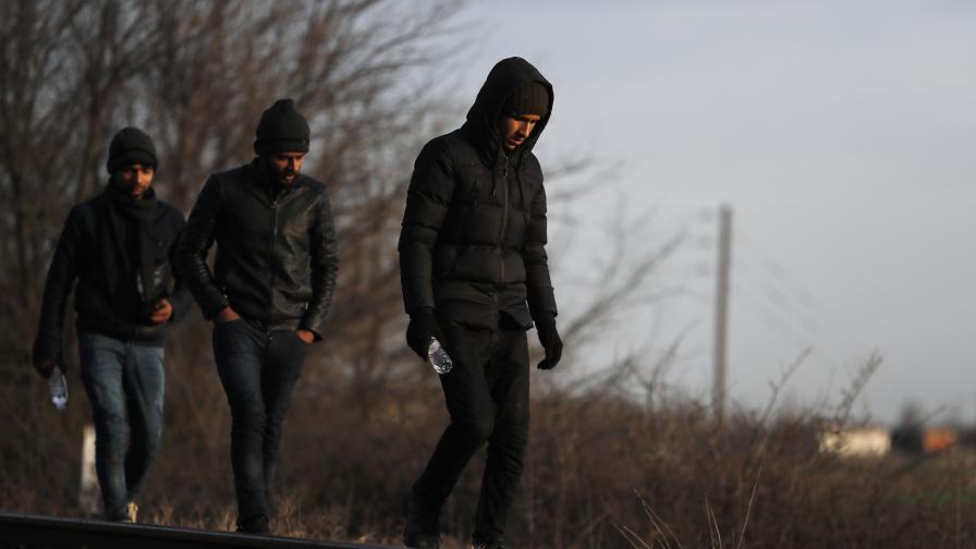 Осуетиха опит на над 100 нелегални мигранти да преминат българо-турската граница