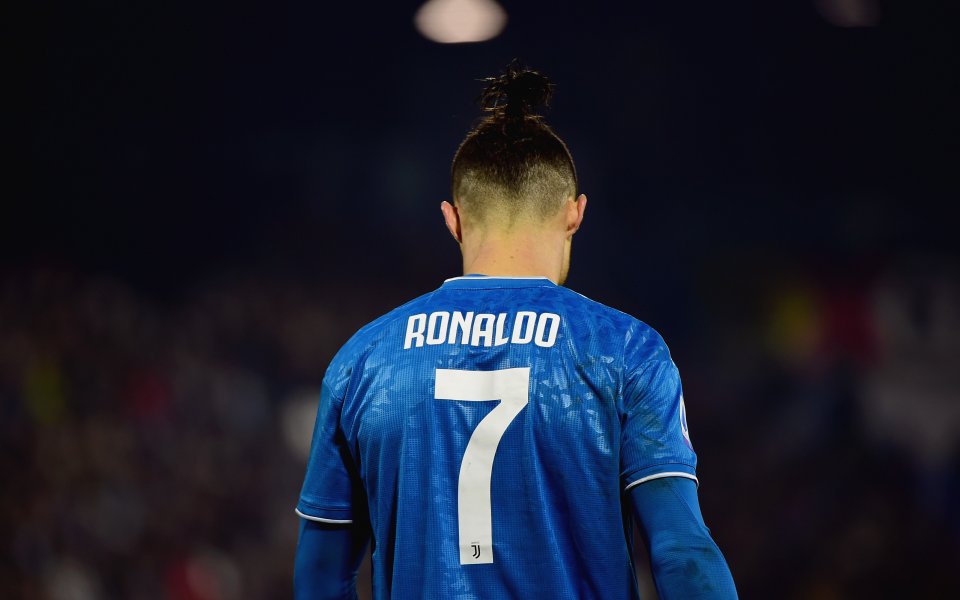 Мегазвездата Кристиано Роналдо ще направи дарение на болници в Португалия