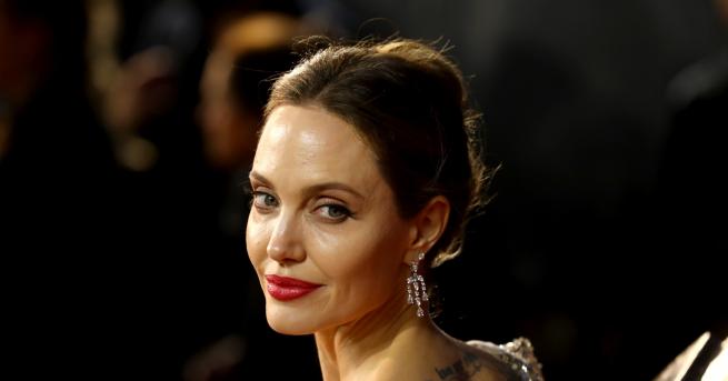 Любопитно Две от дъщерите на Анджелина Джоли са претърпели операции