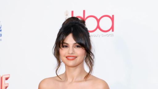  <p><strong>Селена Гомес</strong> мисли, че ще бъде <strong>сама вечно?</strong></p> 