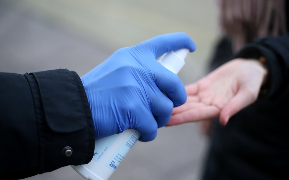 Стотици, дори хиляди жители на София, Плевен, Пловдив, Стара Загора,