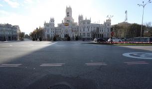 Свикнали да бъдат по улиците, испанците се адаптират към изолацията