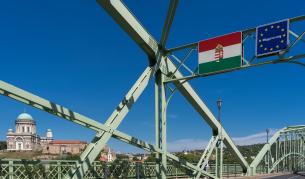 Унгария отвори границата си, блокираните там българи се прибират