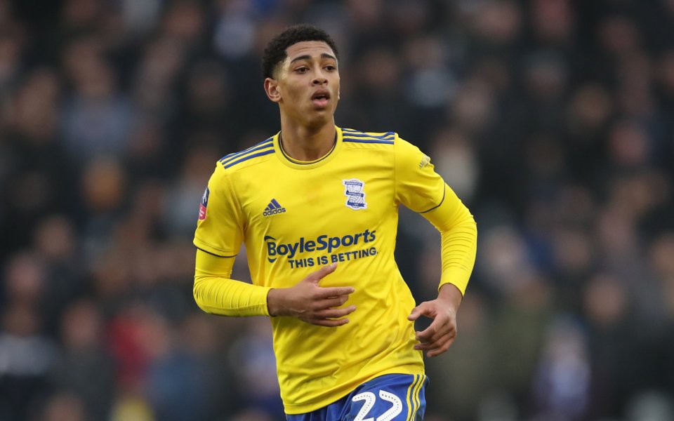 Тимът на Манчестър Юнайтед е предложил на тийнейджъра на Бирмингам