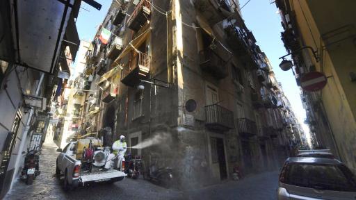  <p>Италия удължава карантината на популацията си</p> 