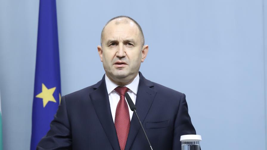  Радев: Нужен е проект за поетапно излизане от изключителното състояние 