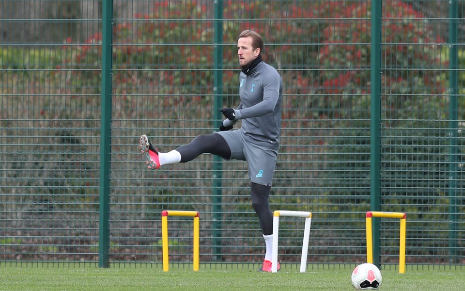 Нападателят на Тотнъм Хари Кейн е близо до завръщането си