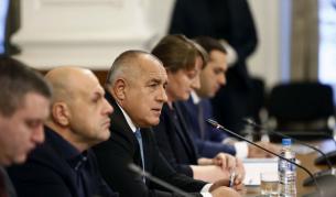 Борисов и министрите дават по 1000 лв. от заплатите си за социално слаби