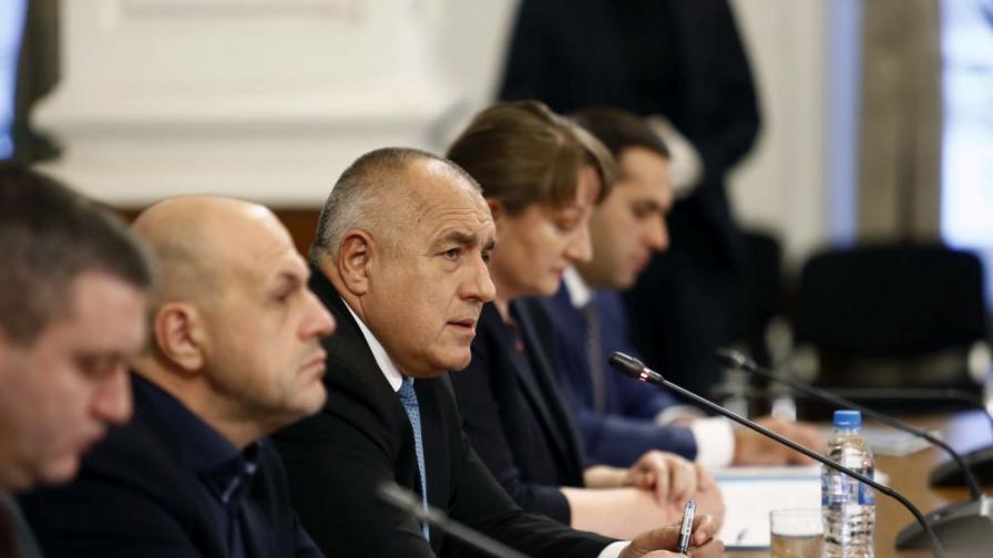 Борисов и министрите дават по 1000 лв. от заплатите си за социално слаби