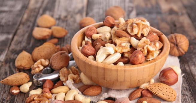 Любопитно Пътеводител на полезните свойства на ядките Бадеми лешници кашу