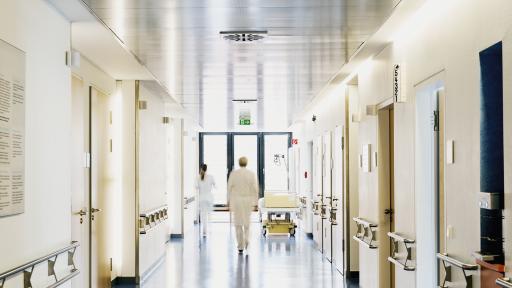  <p>Болницата в Сливен стопира приема на пациенти с COVID-19&nbsp;</p> 