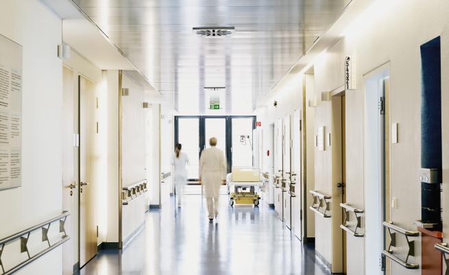 Ново дарение: Болницата в Свищов получи тестове и медицински консумативи