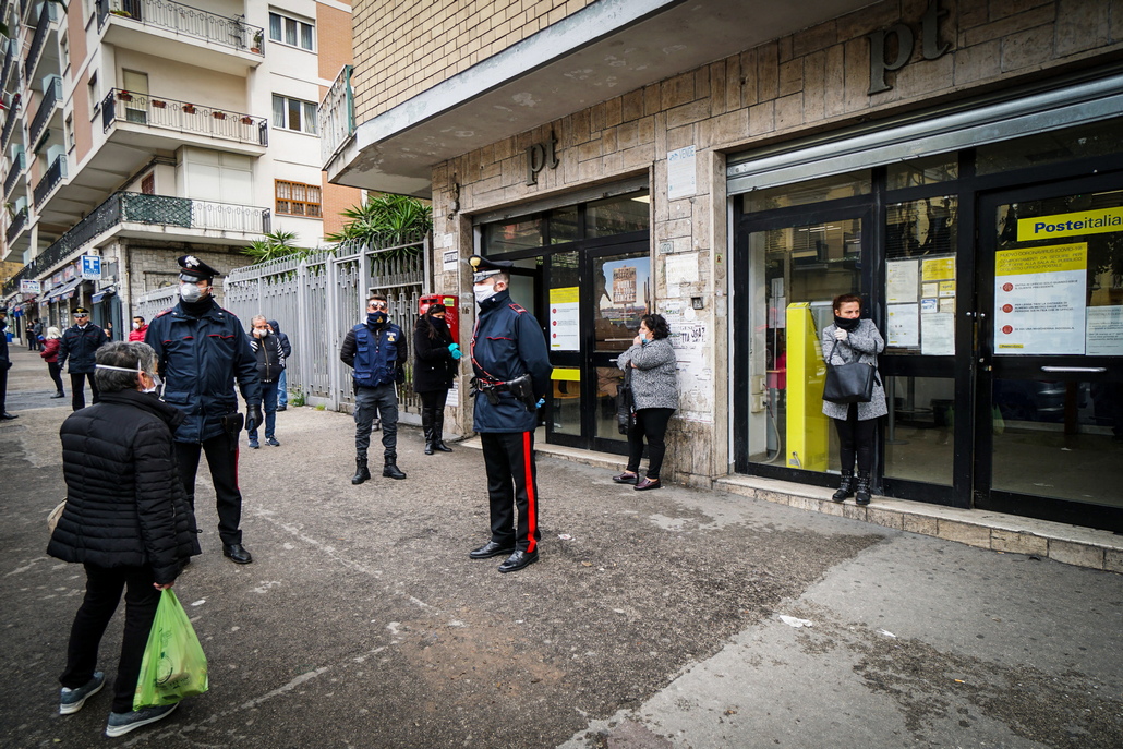 <p>В северозападната област Ломбардия - най-тежко засегната от кризата броят на починалите се увеличи с 541 души до 5402-ма. Вчера починалите бяха 387.</p>