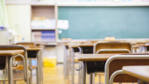  <p>COVID-19: Трябва ли учениците да се завърнат в класните стаи?</p> 