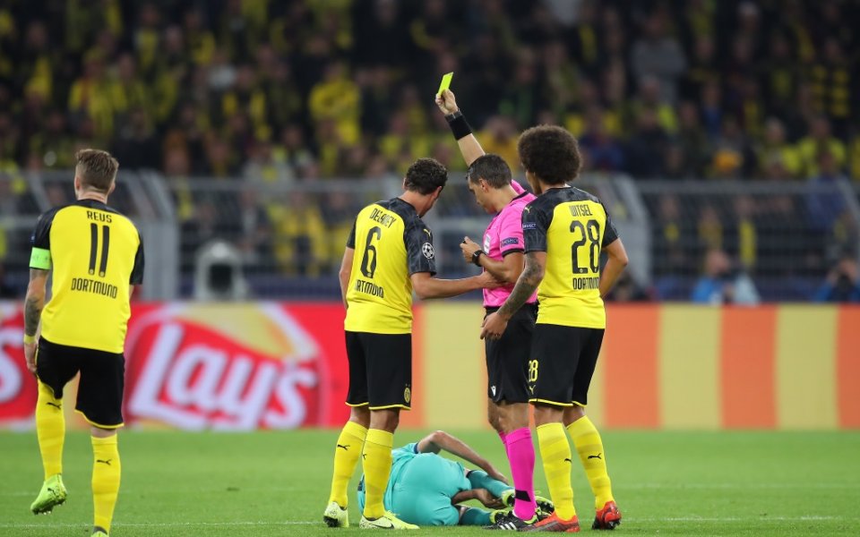 Много от играчите на Валенсия и Аталанта след изиграването на