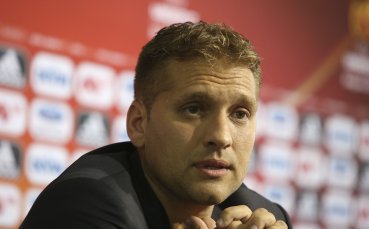Бившият капитан на българския национален отбор Стилиян Петров критикува решението