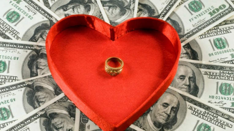 сватба младоженци парични средства заем ново жилище