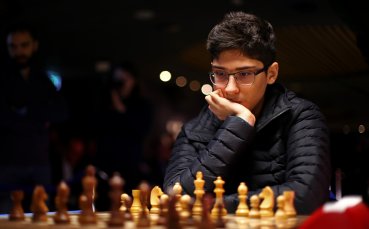 Световният шампион по шахмат Магнус Карлсен загуби от 16 годишния Алиреза