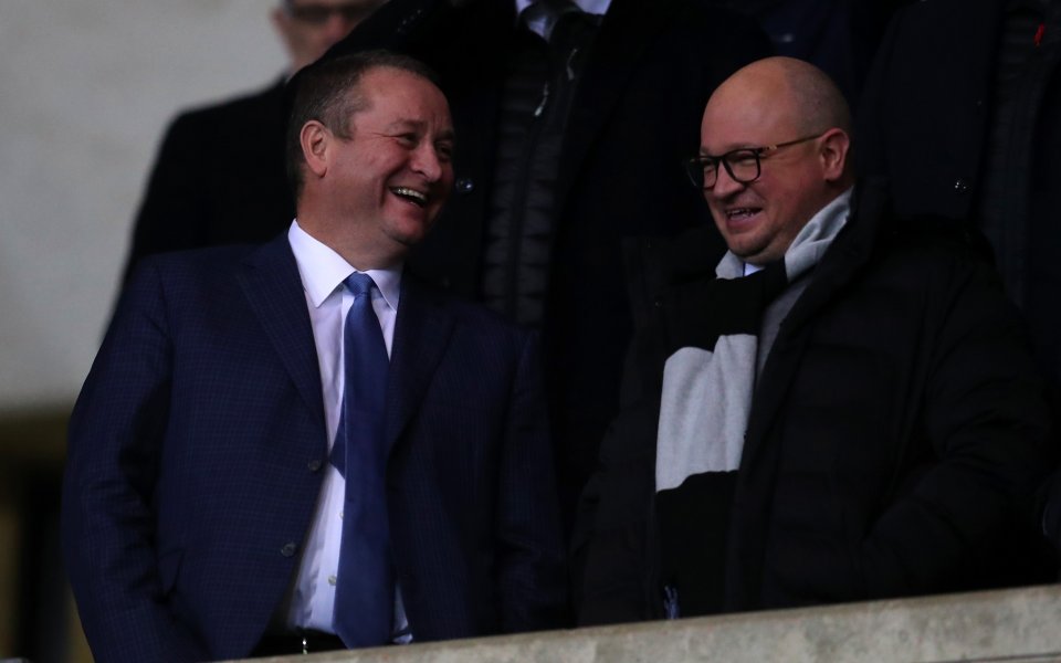 Собственикът на Нюкасъл Майк Ашли може да прибере внушителната сума