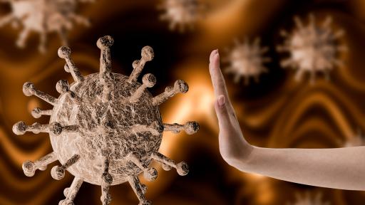  Учените сигнализират: Коронавирусът е станал по-заразен 