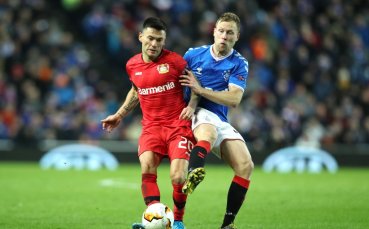 Байер Леверкузен обяви удължаването на договора с чилийския полузащитник Чарлес