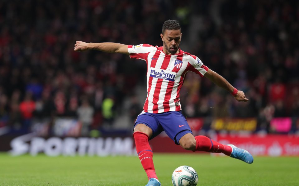 Футболистът на испанския Атлетико Мадрид Ренан Лоди е дал положителен