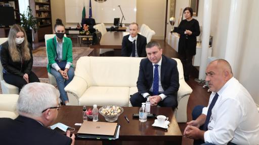  <p>Абитуриентите ще имат изпращане в училищата</p> 