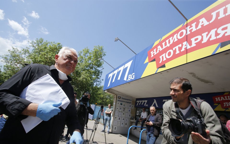 Сашо Диков донесе акциите на Левски на 