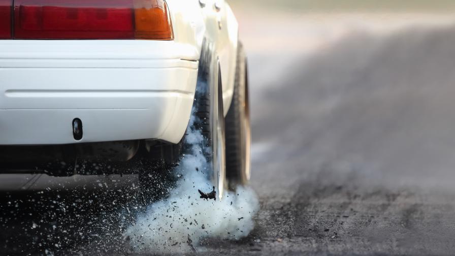  950 лв. санкция за водач, карал със 179 км/ч в Шумен 