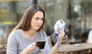 <p>Вие бихте ли се хранили с <strong>такава маска</strong> в <strong>ресторанта</strong>?</p>