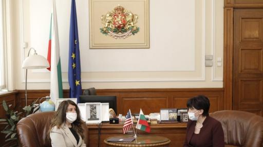  Съединени американски щати опровергаха, че готвели евакуация от България 