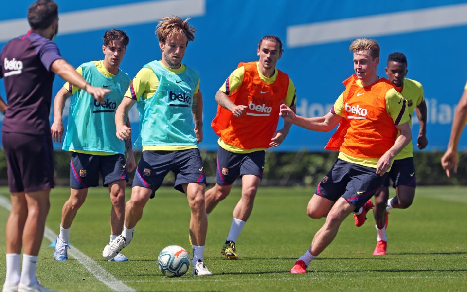 В понеделник испанските отбори официално подновиха пълноценни тренировки и стартираха
