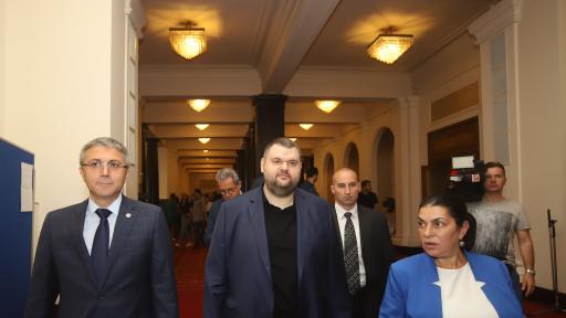  Мустафа Карадайъ и Делян Пеевски поздравиха всички мюсюлмани за Рамазан Байрам 