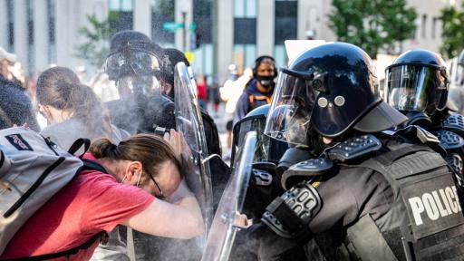  40 години затвор може да получи служителят на реда, умъртвил Джордж Флойд 