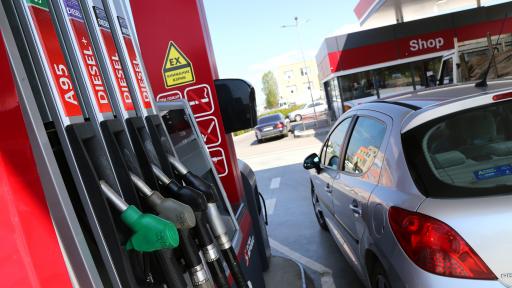  <p><strong>Решено</strong>, до месеци ще има <strong>100 бензиностанции</strong> с <strong>по-ниски цени</strong></p> 